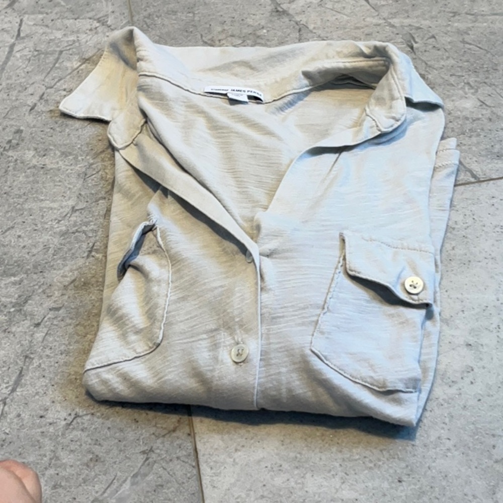 Women’s Light Gray Top